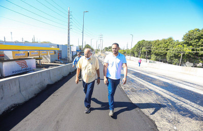 Viaduto da Tabuleta recebe asfalto para inauguração no dia 15 de agosto